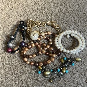 Elegant Pearl (mix of real and fake) Bracelet Set